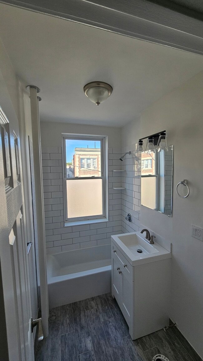 Photo - 262 Winchester St