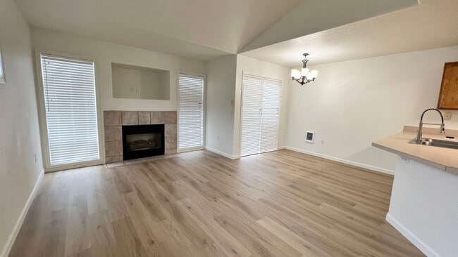 Photo - 1536 S Main Ave Unit 1536 S. Main St.