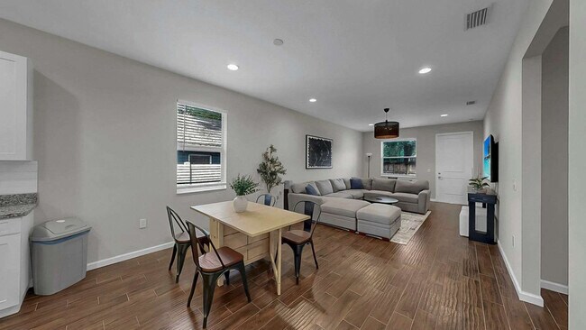 Photo - 3114 E 21st Ave Unidad ID1328494P