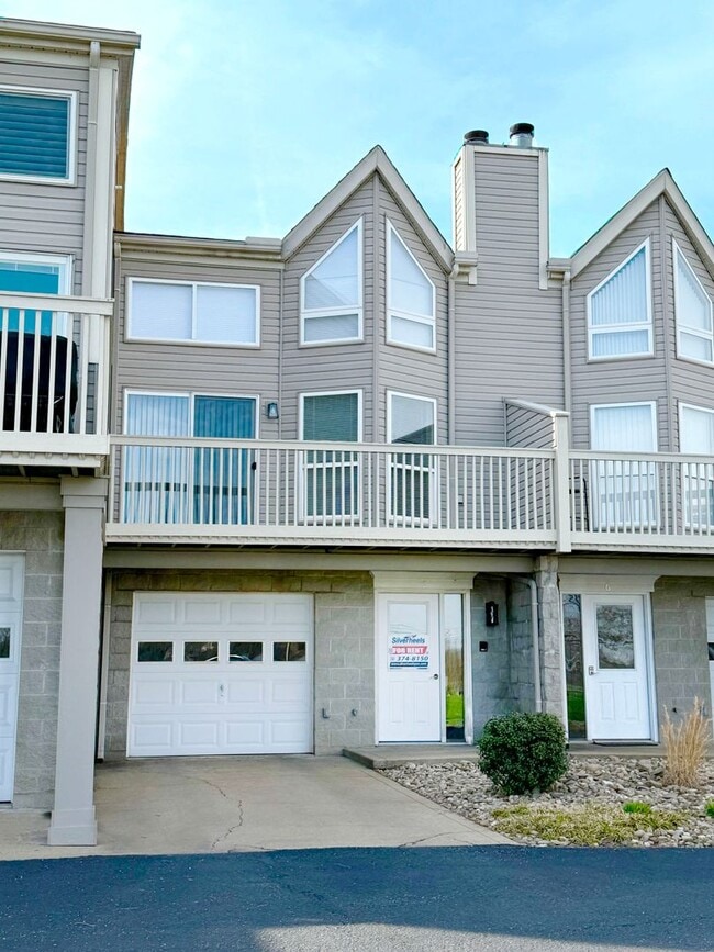 Building Photo - Contemporary Condo with River Views in Historic Marietta!