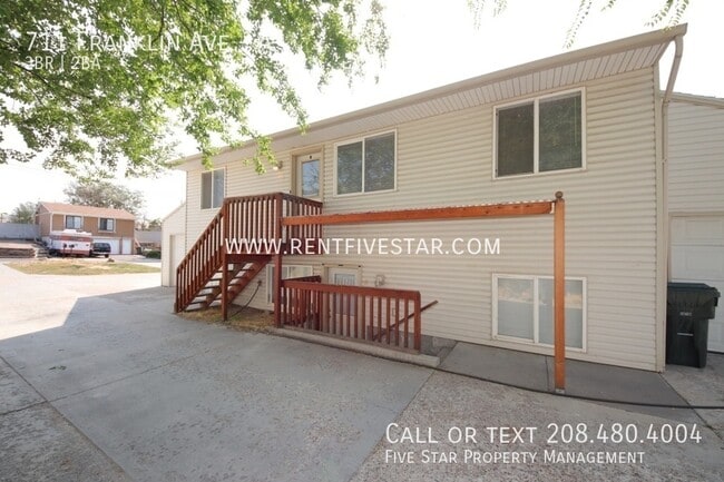Building Photo - 711 Franklin Ave Unit A