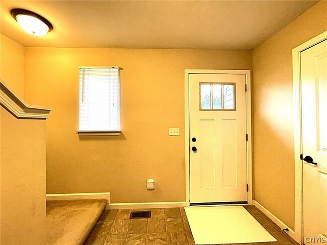 Photo - 113 Weeping Willow Way