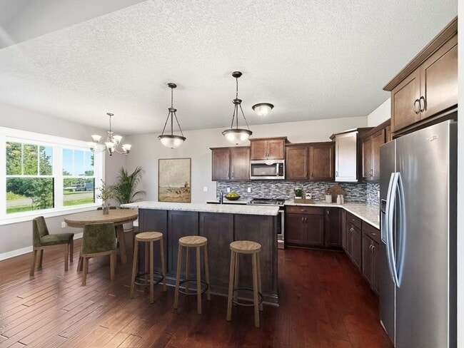 5811-5815 Quarry Dr