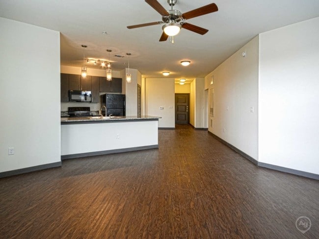SEVEN TWELVE LOFTS