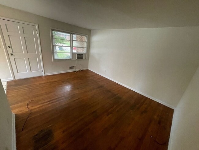 Photo - PRE-LEASING FOR AUGUST 2026! WALK TO CAMPUS!