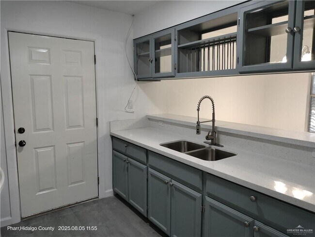 Photo - 12 E Valle Vista Ave