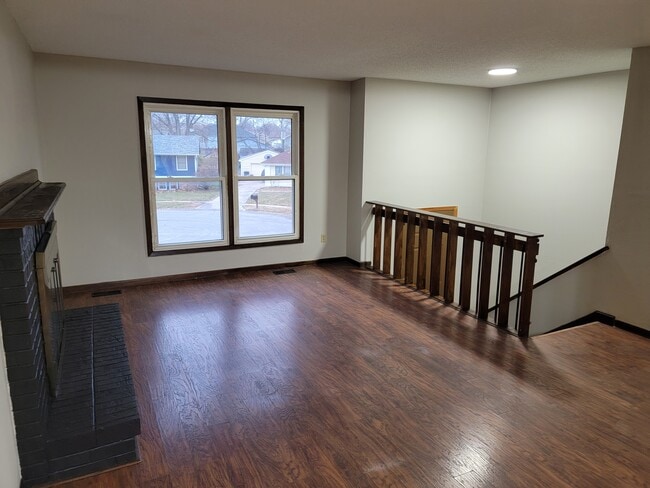 Photo - 2004 E Hughes Ave