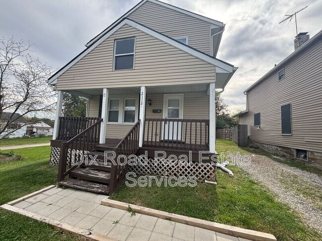 Photo - 2112 Lodell Ave