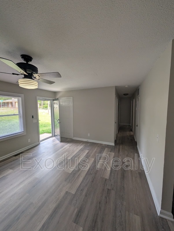 Photo - 900 Lansing St