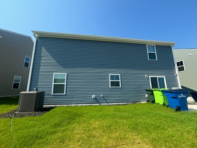 Room in House on Glacis Ct
