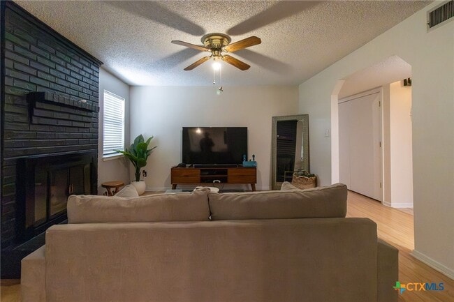 Photo - 1609 Ronstan Dr