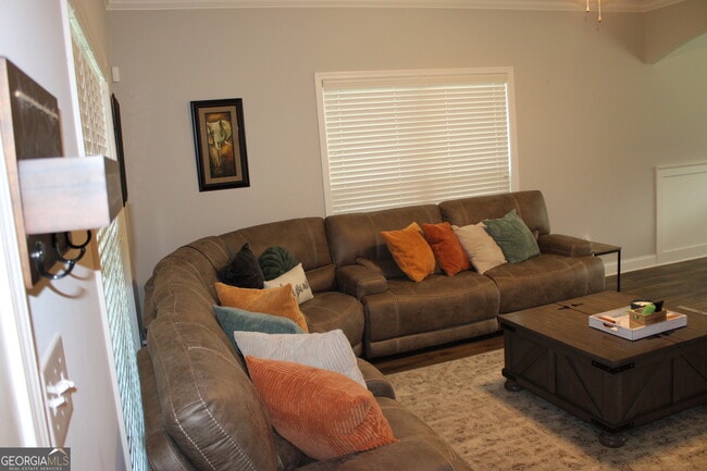 Photo - 111 Sourwood Ln