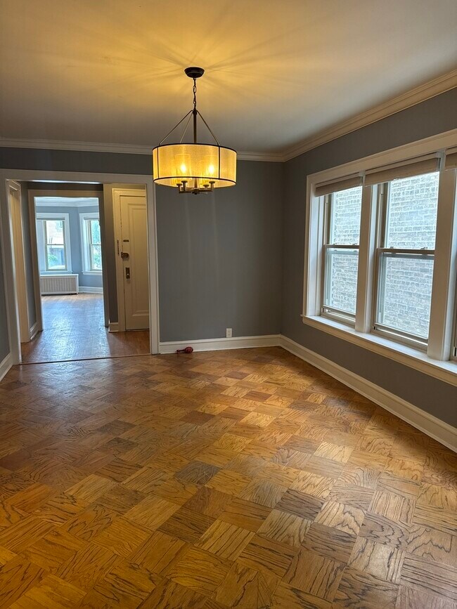 Photo - 5741 N Washtenaw Ave Unidad 1