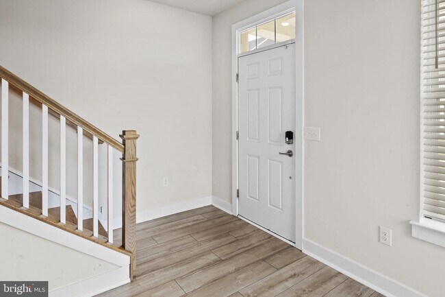 Photo - 100 Waterside Mews