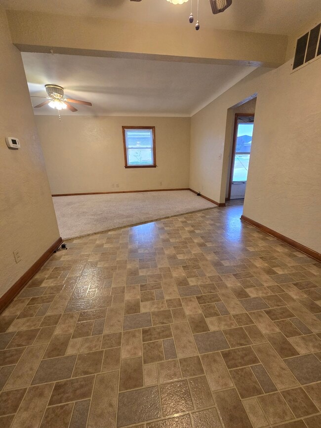 Photo - 105 W Willman St