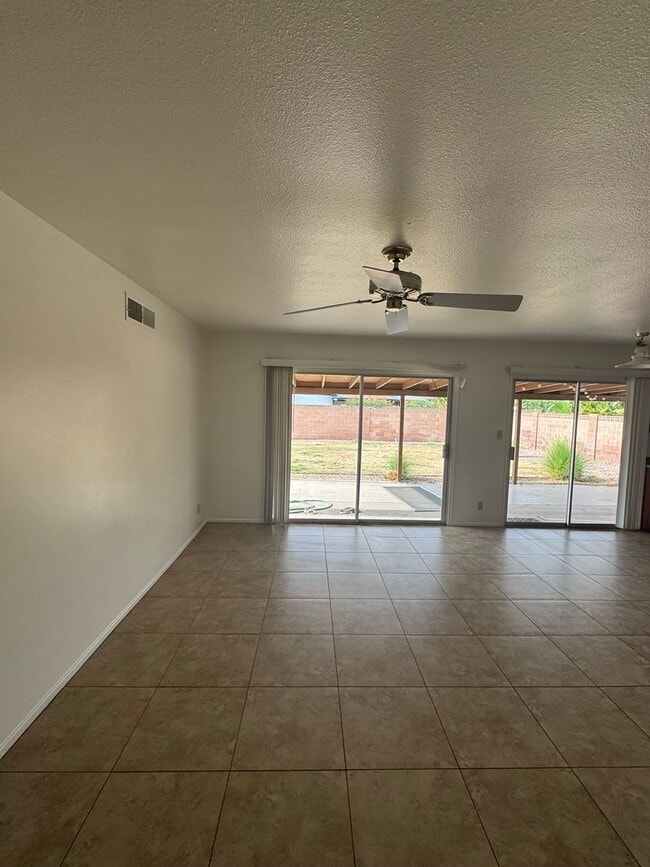 Photo - Spacious 3BR/2BA Home in Prime Tempe Locat...