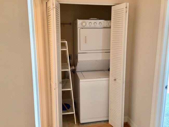 Photo - Large upgraded 1 Bdrm, 1 Bath w/storage ro... Unidad 307