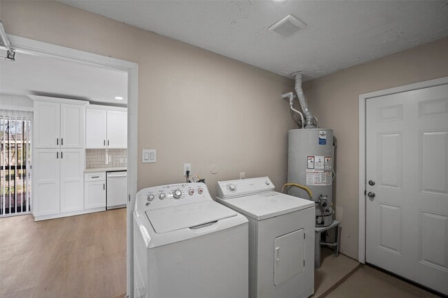 Photo - 3613 Crandon St