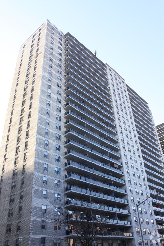 Primary Photo - Concourse Village