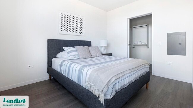 Building Photo - 2480-2522-2522 N Milwaukee Ave