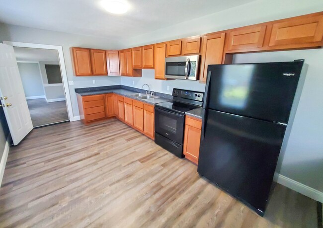 Building Photo - 333w3rd Unit 2 A