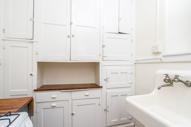 Photo - 2226 Garfield Ave S