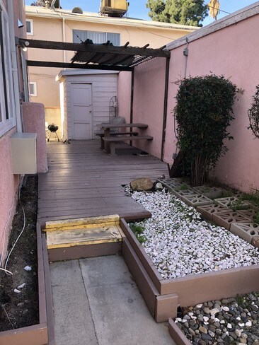 Photo - 13233 Oxnard St Unit 4