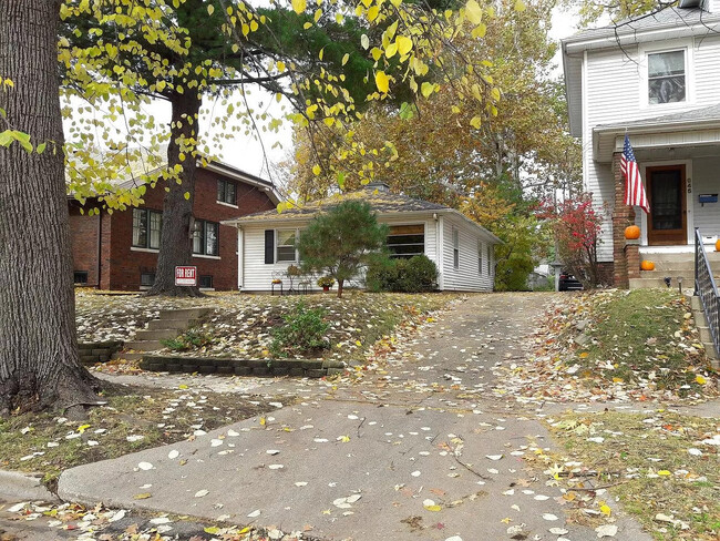 Photo - 649 W Vine St House