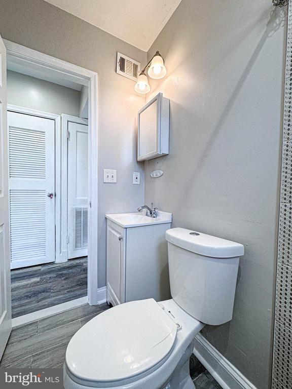 Building Photo - 4630 Hillside Rd SE Unit 3 & 4