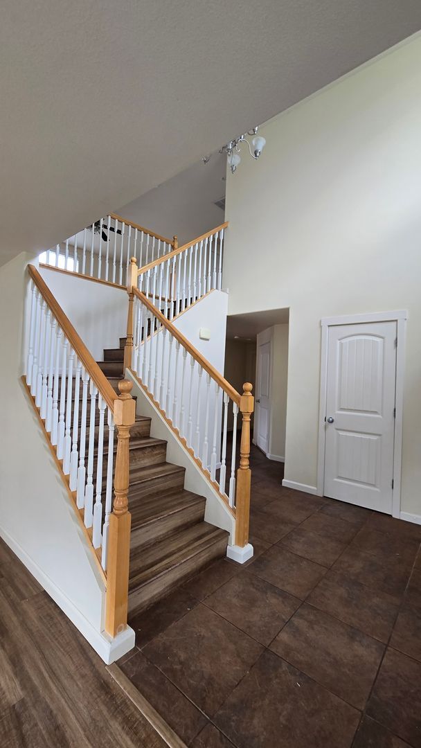 340 S Dovetail Ct
