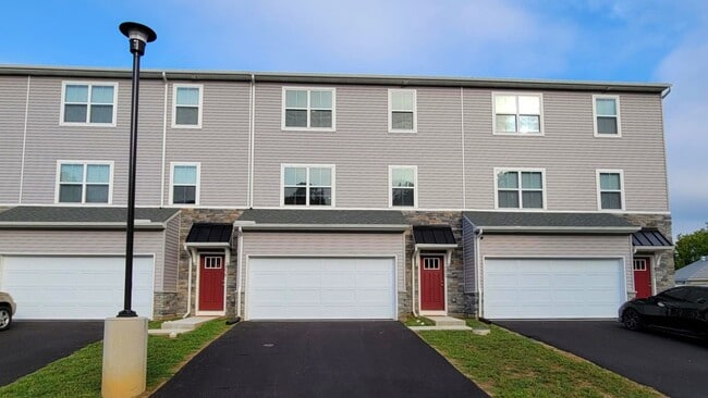 Photo - 4620 Commerce St
