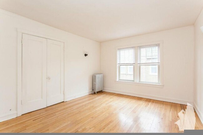 2100 W Ainslie St Unit 2102-E2