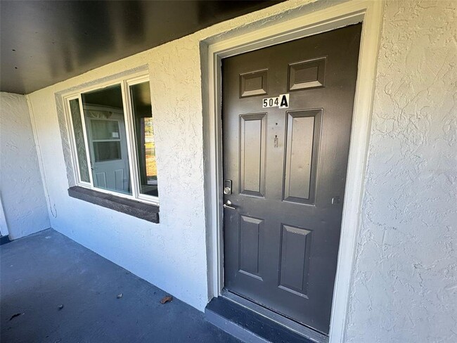 Photo - 504 Blackbird Ln