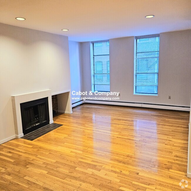 Building Photo - 407 Marlborough St Unit 2B Rental