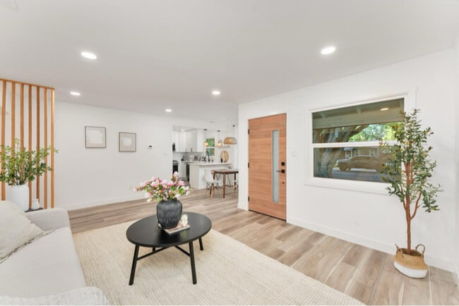 Photo - 5372 Moddison Ave