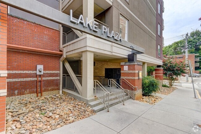 Building Photo - Lake Plaza: Available for EARLY MOVE-IN as... Unit 906 Rental