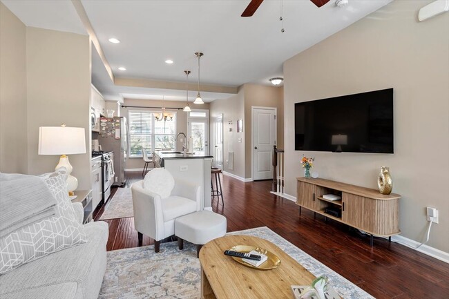 Photo - 1427 Crafton Way