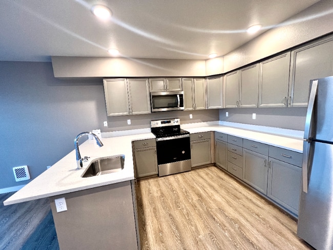 Photo - 2330 Yakima Ct Unit E304