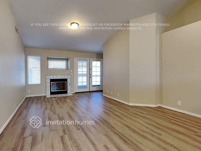 Photo - 8812 W Holly St