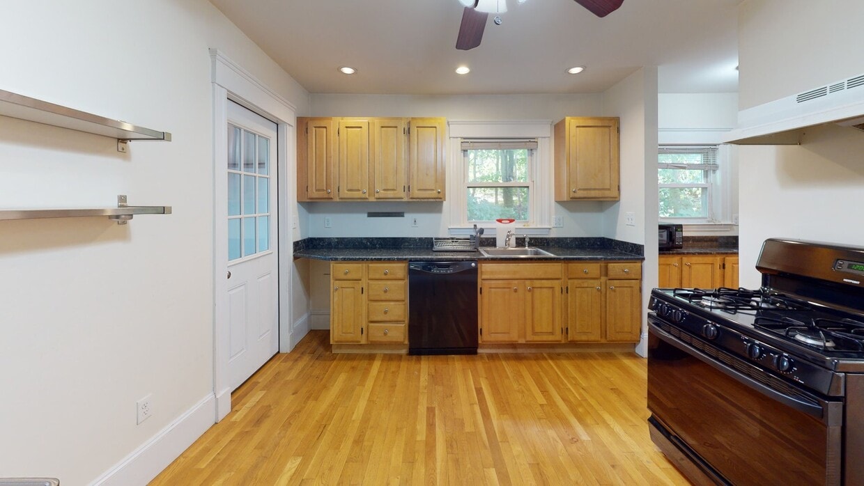 Photo - Private bedroom in 4 bed/1 bath Home