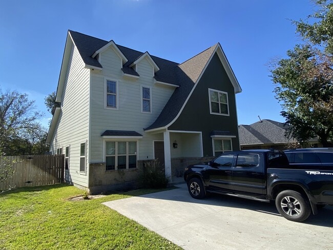 Building Photo - 3314 Crane Ave