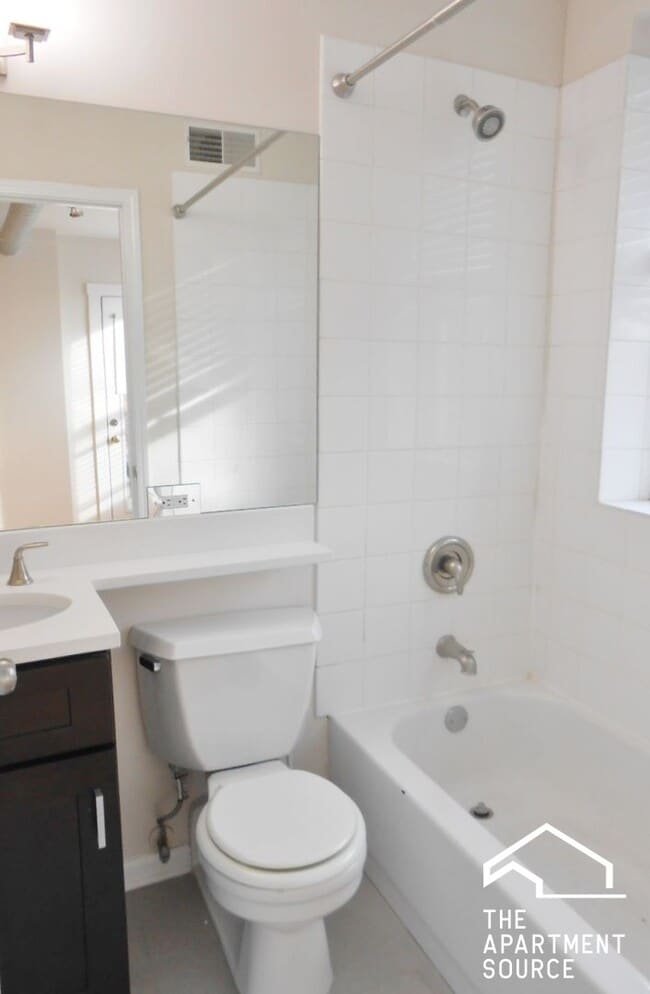 Photo - 2520 W Leland Ave Unit B2