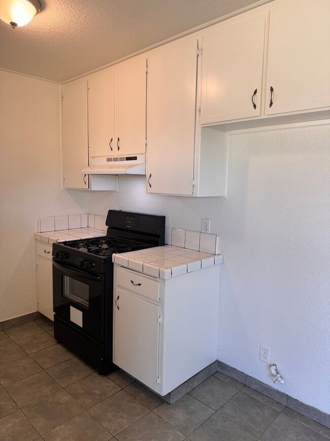 Photo - 4 Bedroom 2 Bath Ranch Style Home in Lemoore