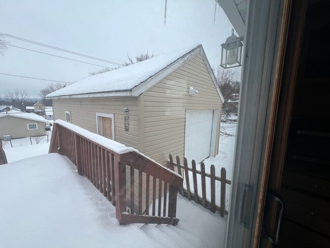 Photo - Click the “Apply Now” button or email wapmrentals@gmail.com for a prompt response.