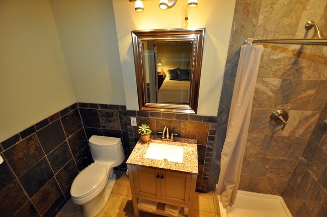 Photo - 925 Dolhonde St