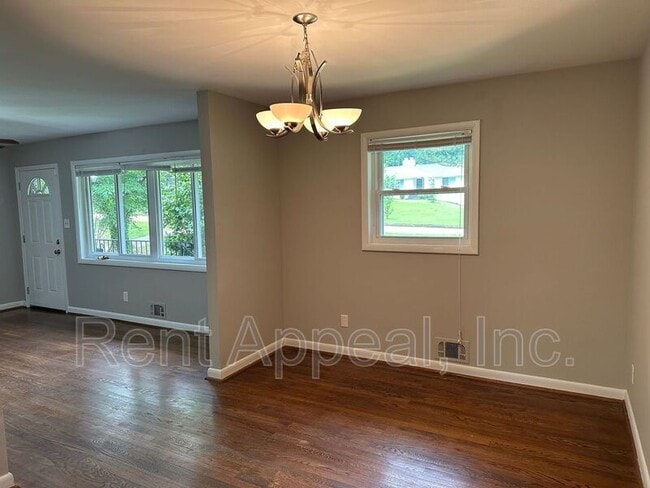 Photo - 1914 La Mesa Ln
