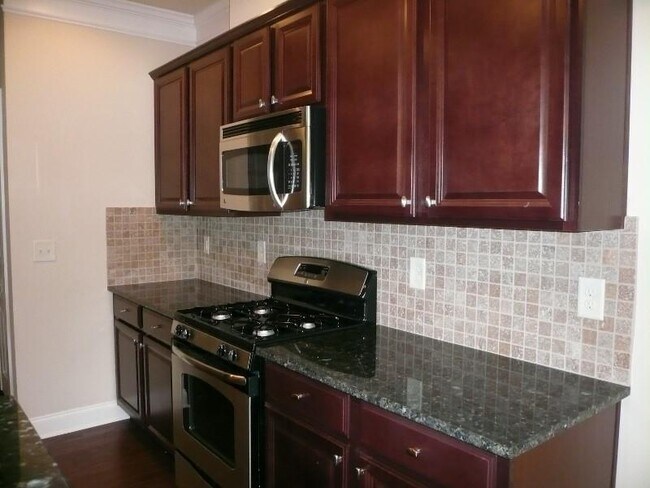 Photo - 780 Duberry St