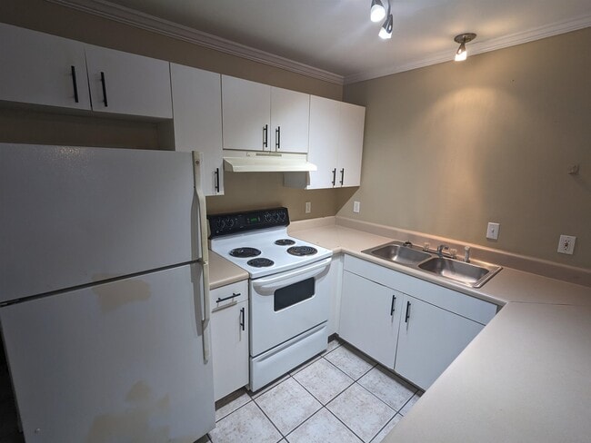 Photo - 729 Wailes St