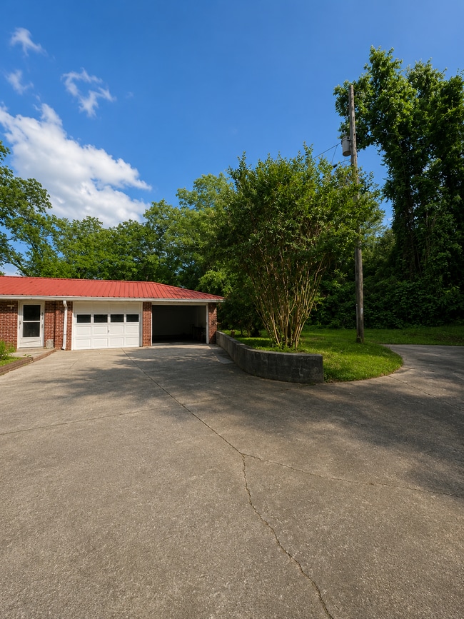 Photo - 8457 Thomaston Rd