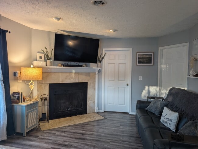Photo - 5061 Forest Rd